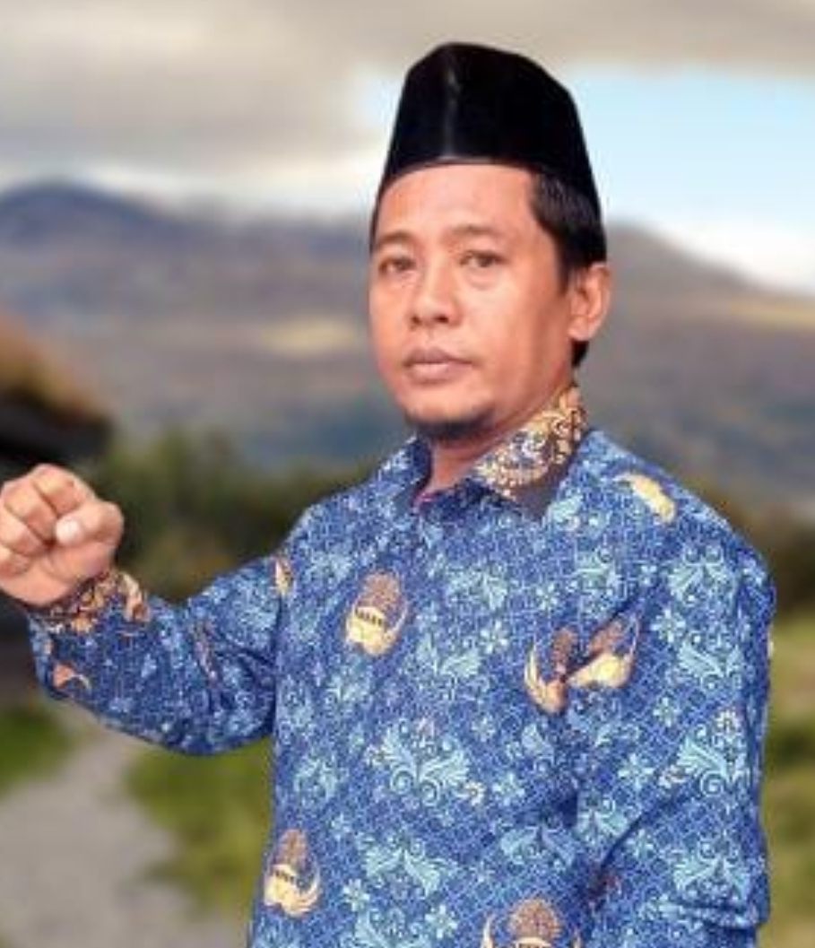 Dayat Sudrajat S.Pdi Guru Honor SDan 06 Telaga Asih yang menjadi korban rekayasa dan pemalsuan data