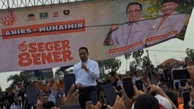 Anies Baswedan Kampanye Akbar Capres 01 AMIN (Anies – Muhaimin) di Stadion Mini Cikarang