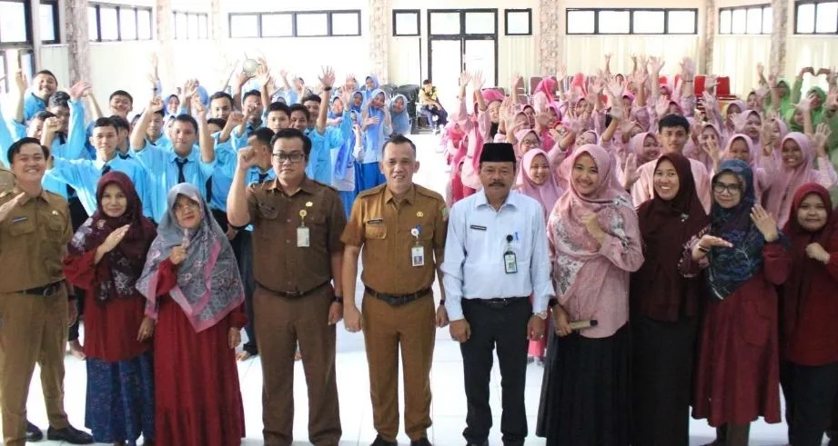 Disnaker Kabupaten Bekasi dan SMKN 2 Cikarang Barat Hadirkan Program Sekolah Siap Kerja untuk Pelajar