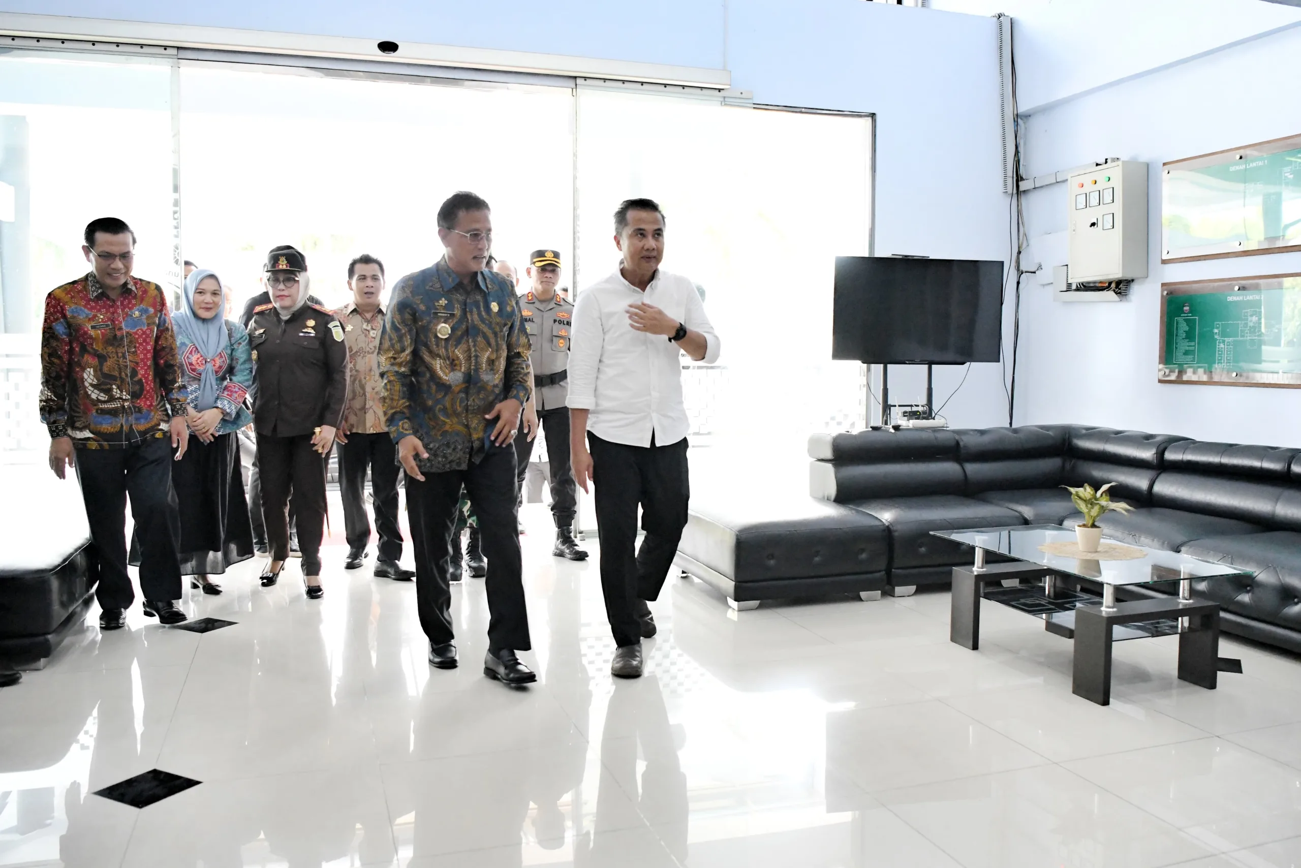 Bey Ingatkan Kabupaten Kota Antisipasi Bencana saat Pencoblosan