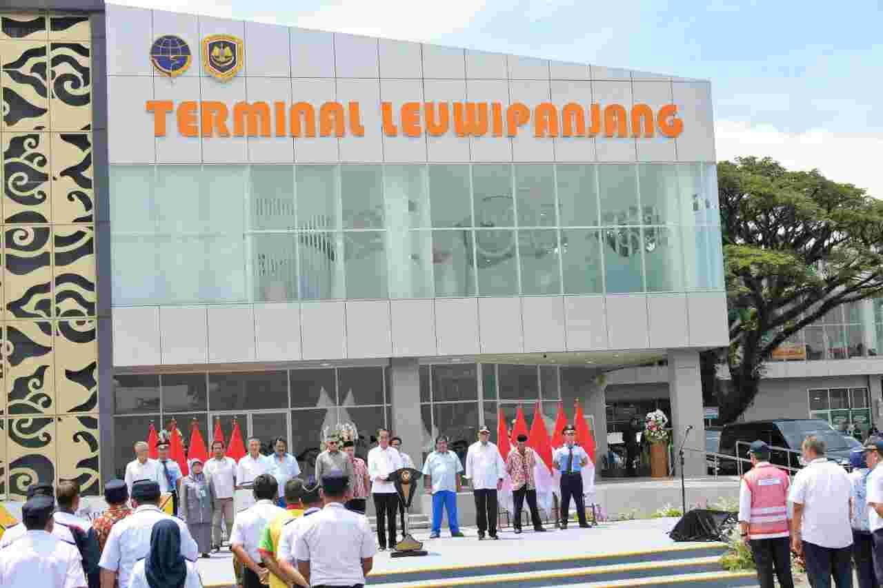 https://temporatur.com/2024/02/03/Pj. Gubernur Jabar Dampingi Presiden Resmikan Terminal Leuwipanjang dan Banjar/