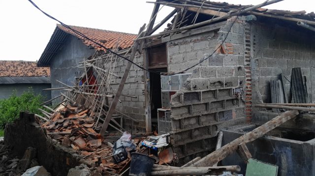 Miris Rumah Warga di Desa Srijaya Roboh Termakan Usia