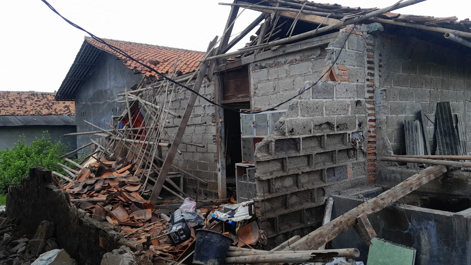 Miris Rumah Warga di Desa Srijaya Roboh Termakan Usia