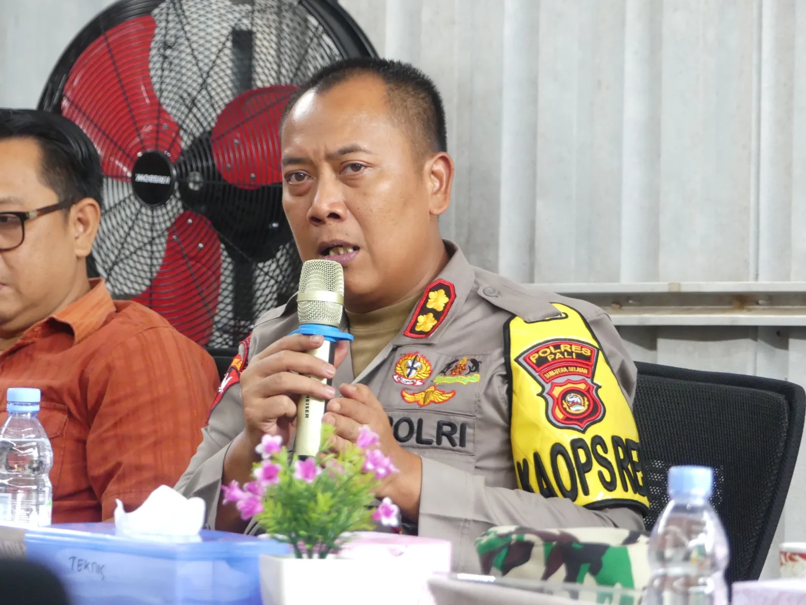 Kapolres PALI AKBP Khairu Nasrudin, S.I.K, M.H, Berharap Agar Para Partai Politik Dapat Melepas Alat Peraga Kampanye (APK) Yang Terpasang