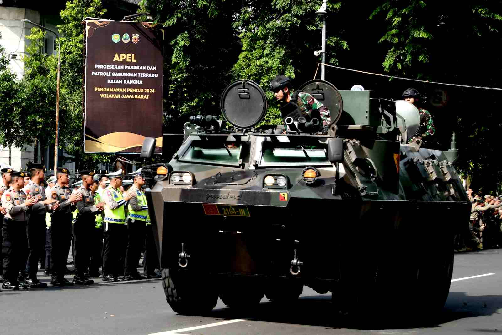 Bey Machmudin Lepas 19.750 Personel Gabungan Amankan Pencoblosan Pemilu 2024