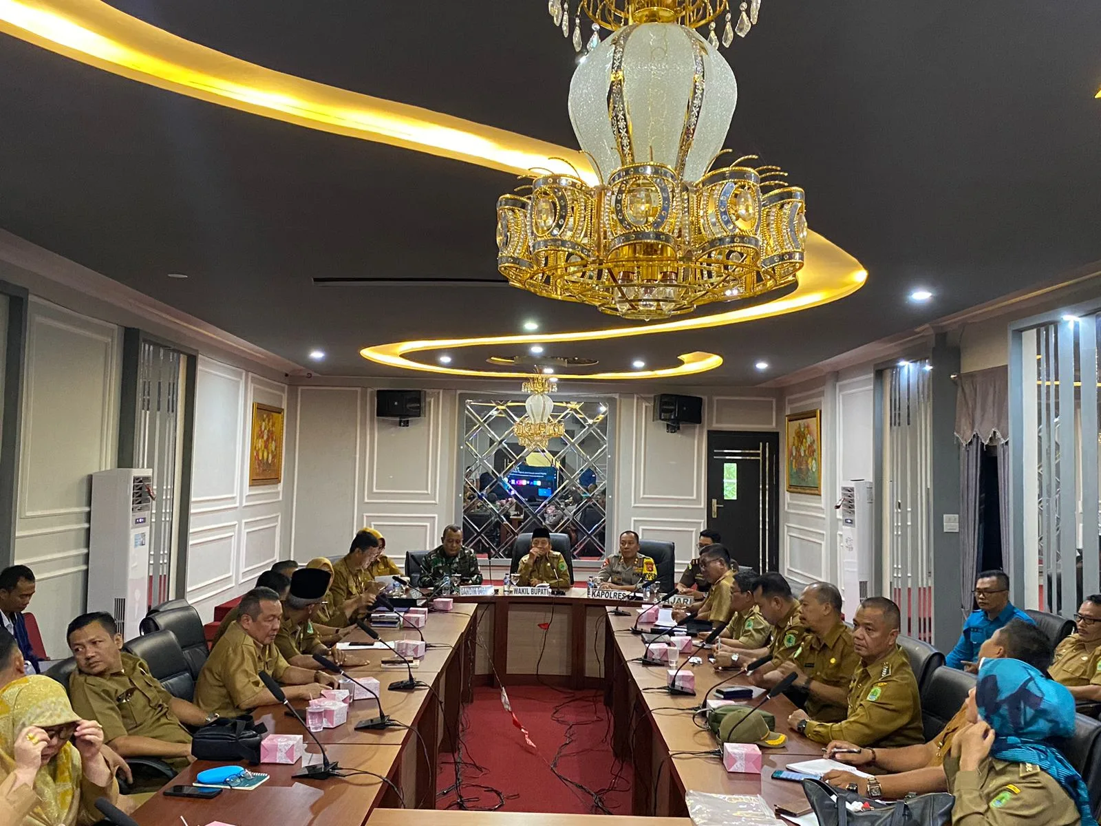 Kapolres PALI AKBP Khairu Nasrudin, S.I.K., MH, Menghadiri Rapat Tim Pemantauan, Pelaporan, dan Evaluasi Perkembangan Politik