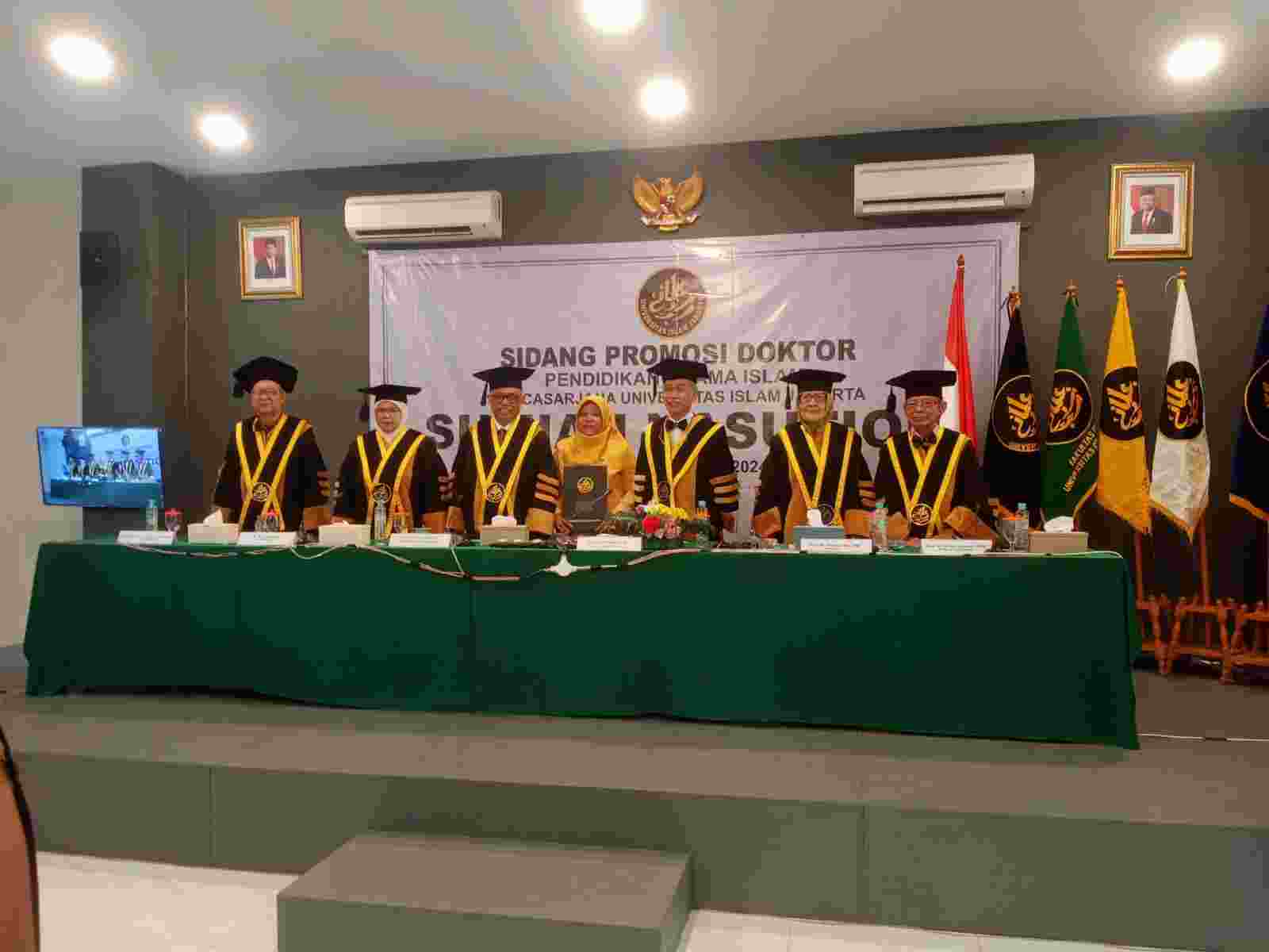 Dosen Unindra Sumiah Nasution Raih Gelar Doktor Pendidikan Agama Islam dari UID 