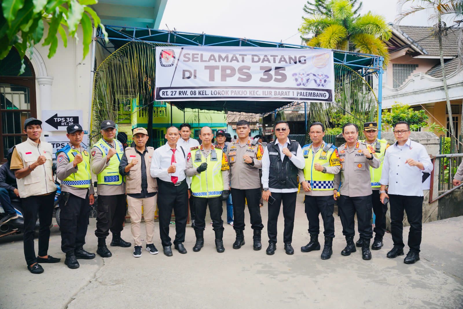 Tinjau TPS, Kapolda Sumsel Pastikan Kamtibmas Kondusif dan Tahapan Pemilu Berjalan Tertib