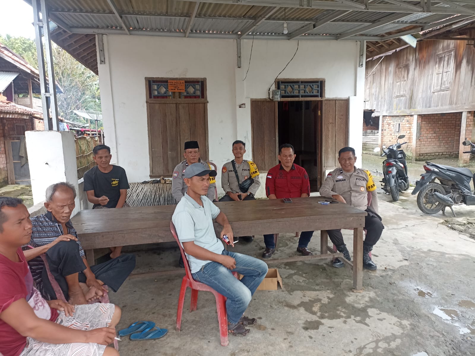Polsek Penukal Utara Menggelar Kegiatan Jum’at Curhat di Desa Lubuk Tampui