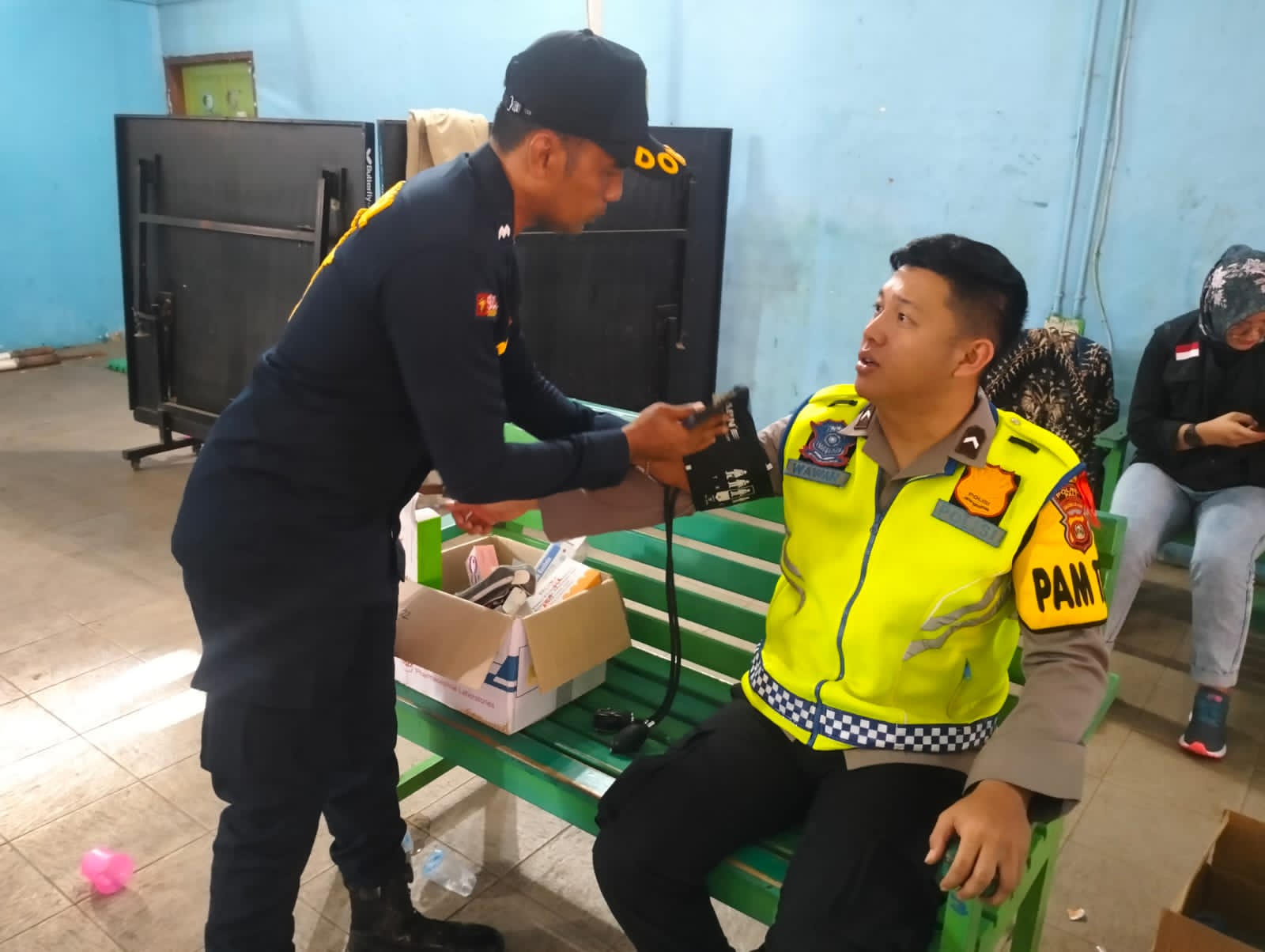 Pasca Pencoblosan Pilpres, Satgas Ban Ops Subsatgas Dokkes Polres PALI Periksa Kesehatan Petugas TPS dan Panitia Pemilu Di Wilkum Kab. PALI