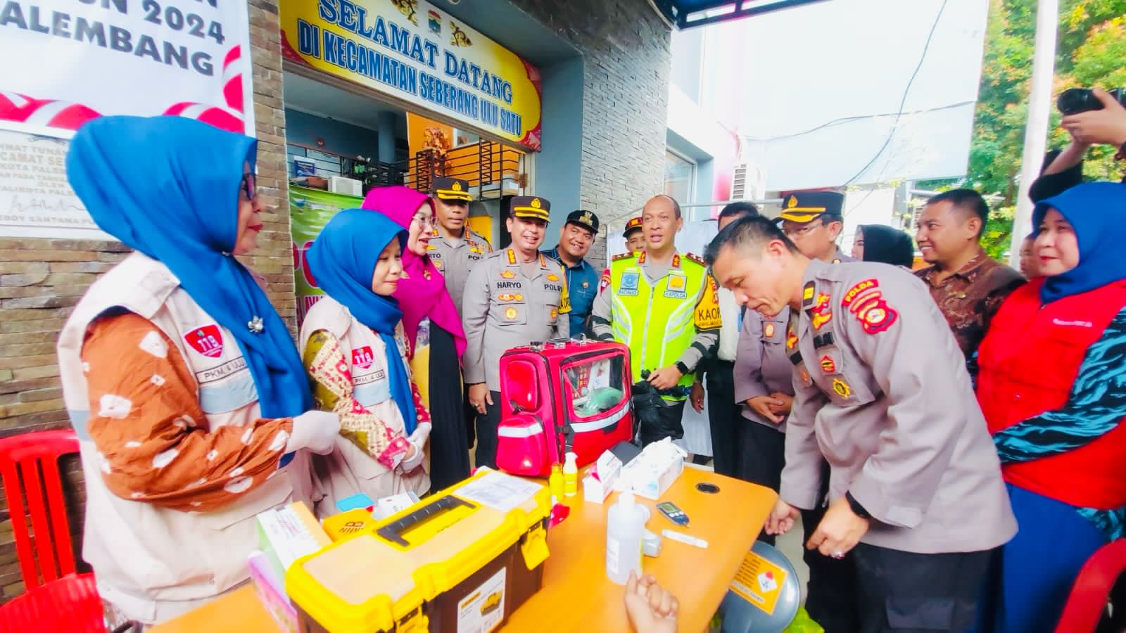 Tinjau Kegiatan Tim Yankes Terpadu, Irjen Rachmad Wibowo : Kita Jaga Kesehatan Petugas PPK