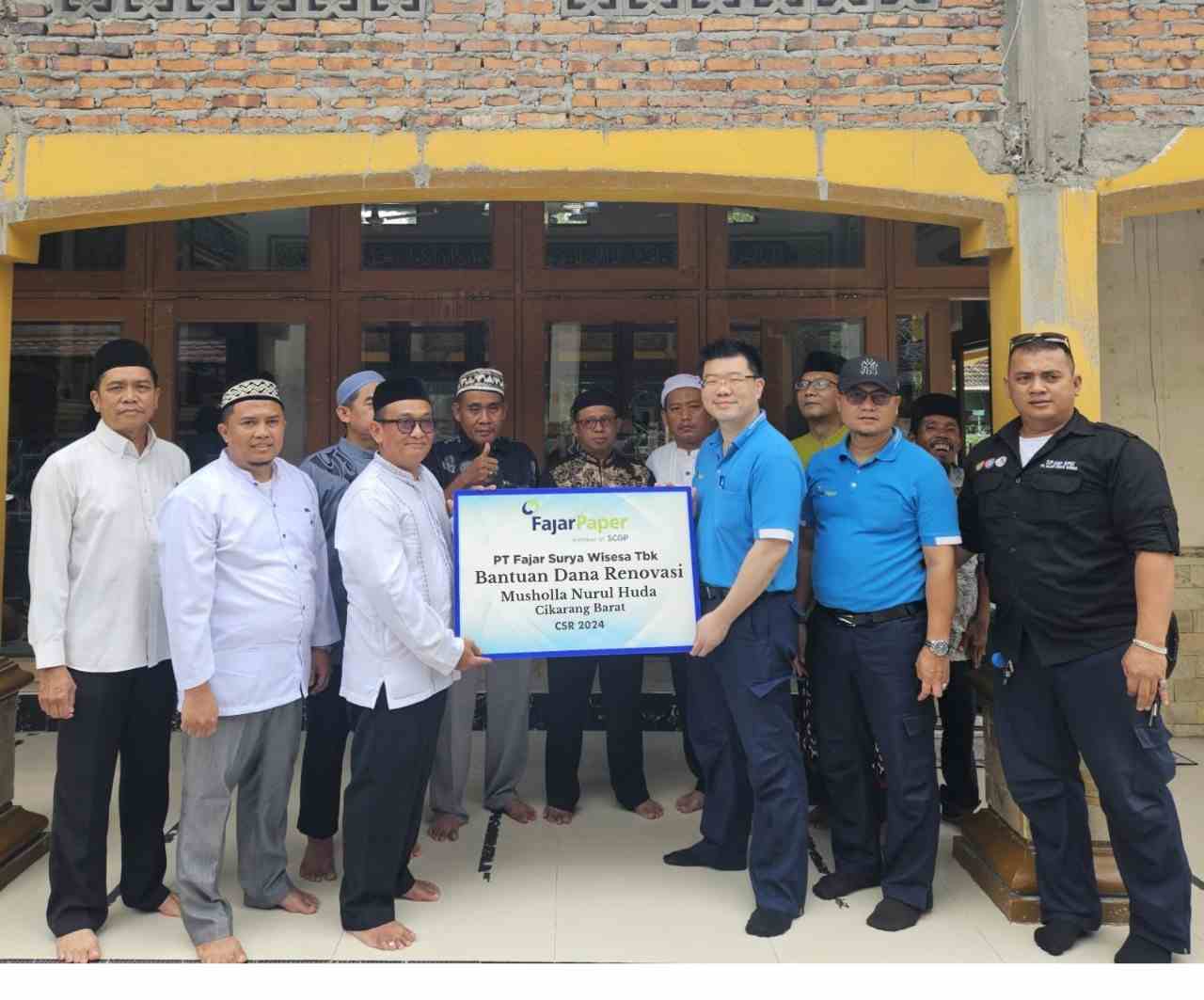 Fajar Paper Sumbangkan Rp 50 Juta untuk Renovasi Mushola Nurul Huda di Bekasi