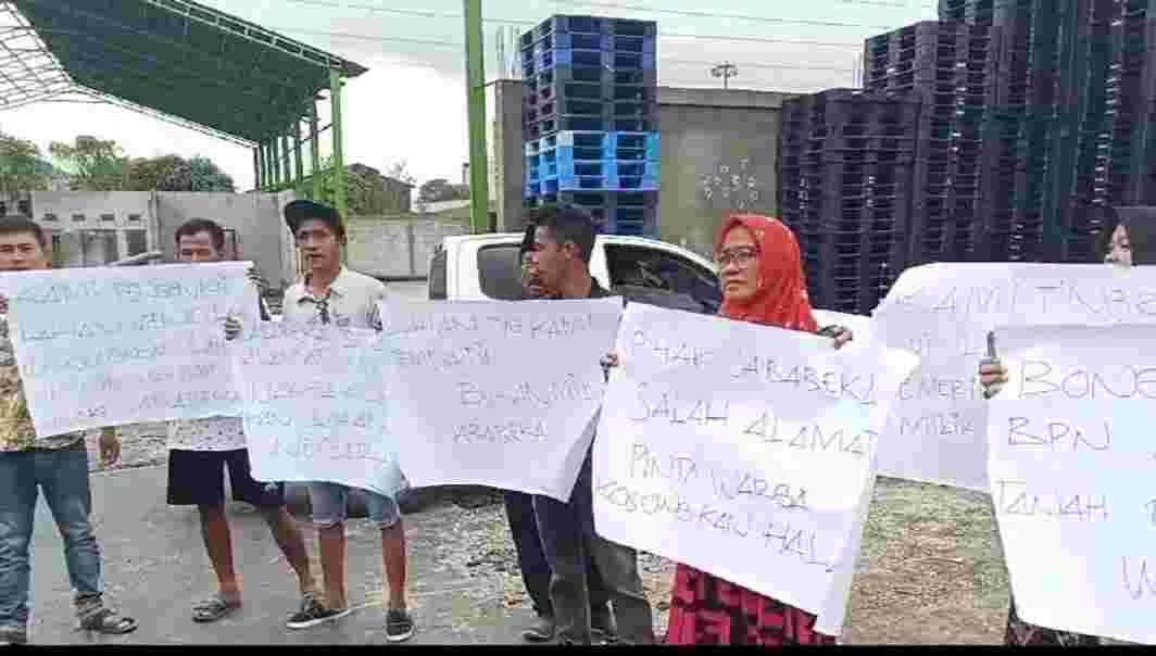 Sudah Jatuh Tertimpa Tangga, Tanah Waga Korban Kebakaran Diklaim Jababeka?