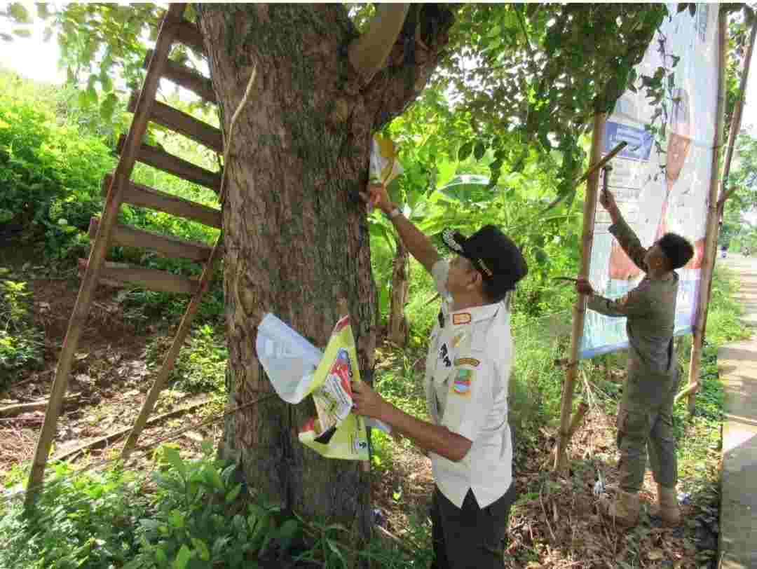 Memasuki Masa Tenang Trantib, PPK dan Panwascam Cabangbungin Tertibkan APK