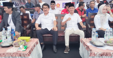 Bacalon Bupati dan Wakil Bupati Lampung Utara Periode 2024-2029 Dr.Ir.Hi .Hamartoni Ahadis,M.Si. dan Romli.S.kom,.MH, resmi mendaftar Ke KPU (foto istimewa)