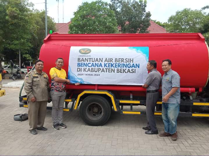 Jababeka & Co, memberikan bantuan air bersih bencana kekeringan di Kabupaten Bekasi 