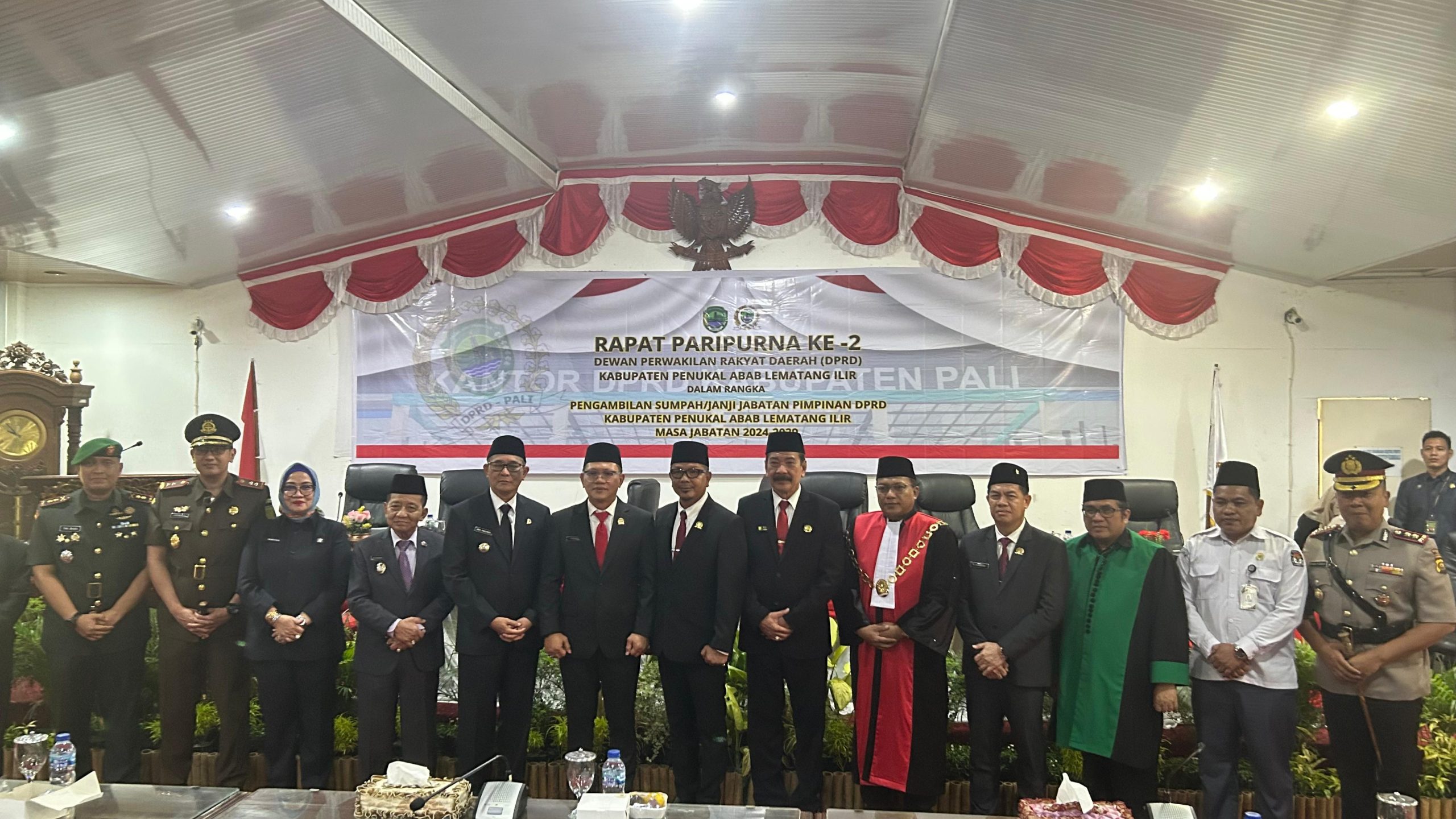 Kapolres PALI AKBP Khairu Nasrudin, S.I.K., M.H., Menghadiri Acara Pengambilan Sumpah dan Janji Jabatan Pimpinan DPRD Kabupaten PALI Masa Jabatan 2024-2029