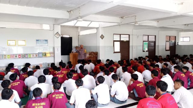 Upaya Cegah Tawuran, Polsek Sukatani Lakukan Penyuluhan Kepada Para Pelajar
