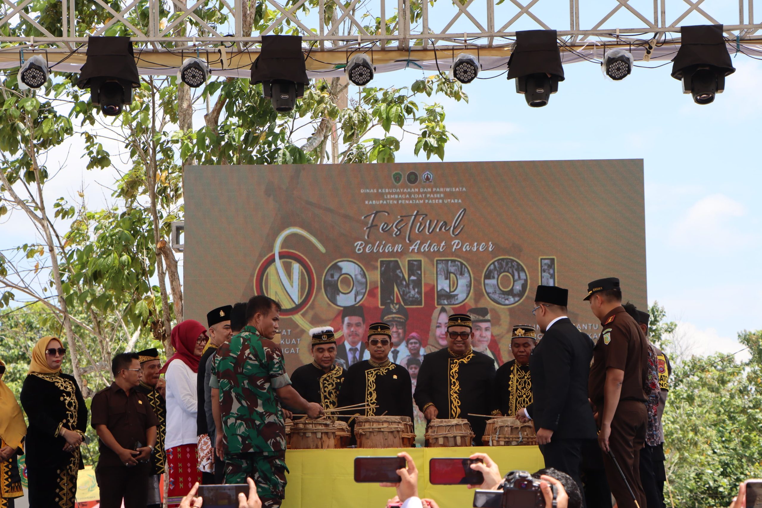 Pj Bupati PPU Resmi Buka Festival Belian Adat Paser Nondoi 2024