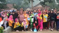 Senam Bersama NONA dimeriahkan Ibu-ibu Meski diguyur Hujan Senam Bersama NONA dimeriahkan Ibu-ibu Meski diguyur Hujan