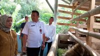 Masyarakat Bungurjaya Apresiasi Kinerja Mumuh Muhidin Dapat Tiga Bantuan