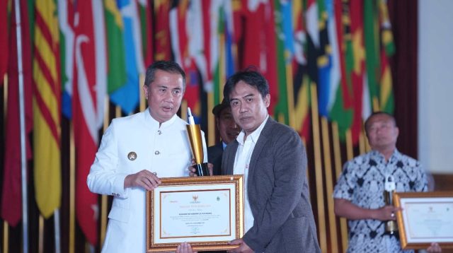 Keren!!,,Pemkab Bandung Raih Penghargaan dari Komisi Informasi Provinsi Jawa Barat
