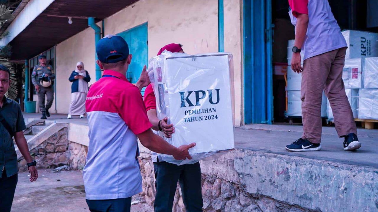 Pemerintah Bersama KPUD Kabupaten Bogor  Mulai Distribusikan  Logistik  Pilkada 2024 Ke Gudang KPU Kecamatan