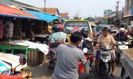 UPTD Pasar Bojong Kedung gede Tidak Mampu Atasi Kemacetan di Jalan Kolong Jembatan UPTD Pasar Bojong Kedung gede Tidak Mampu Atasi Kemacetan di Jalan Kolong Jembatan