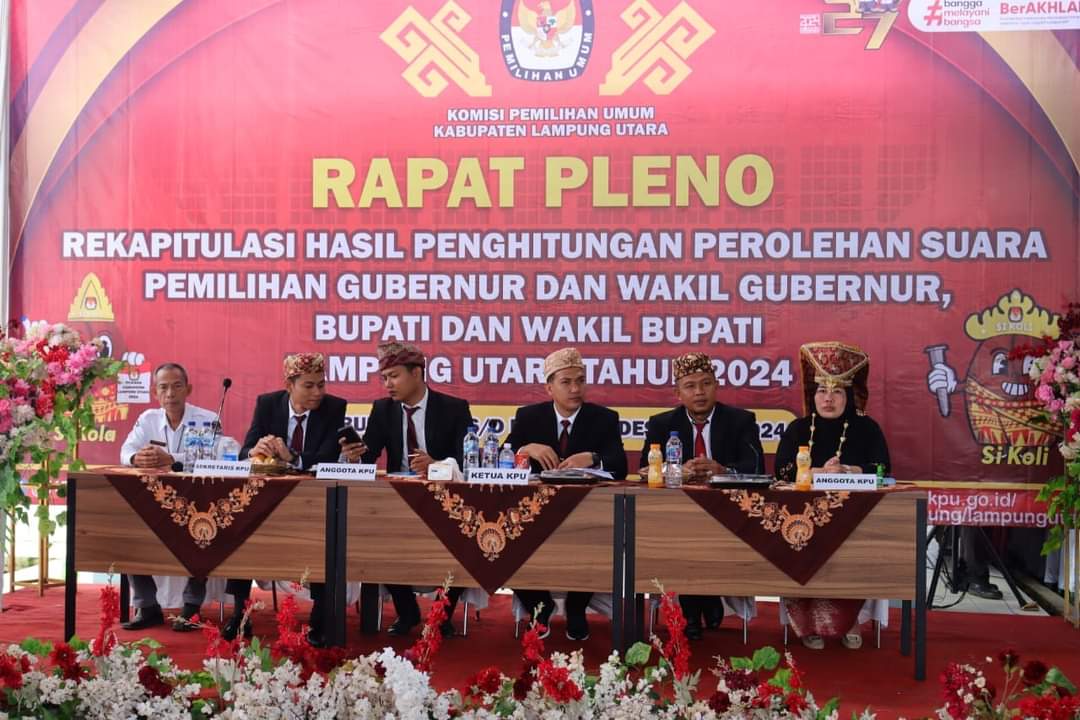 PJ Bupati Lampung Utara Hadiri Rapat Pleno Rekapitulasi Hasil Penghitungan Suara Pemilihan Gubernur dan Wakil Gubernur dan Bupati dan Wakil Bupati, Lampung Utara Tahun 2024.