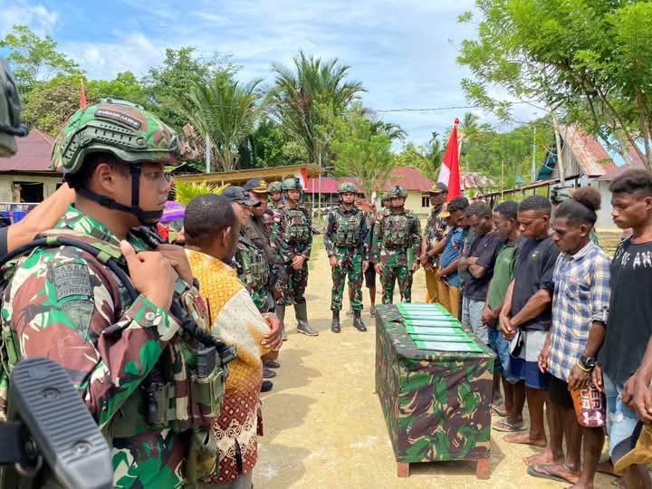 Delapan Anggota OPM Kodap IV/Sorong Raya Serahkan Diri, Ikrar Setia NKRI 1 FB IMG 1735182985384