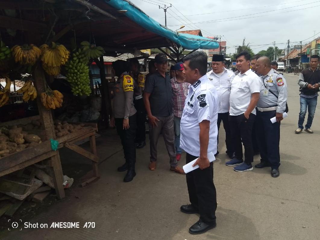 Akhirnya Pasar Bojong Gedung Gede Disidak Kapolsek dan Camat Kedungwaringin 1 Akhirnya Pasar Bojong Gede di Sidak Kapolsek dan Camat Kedungwaringin Rabu,(11/12//2024¿