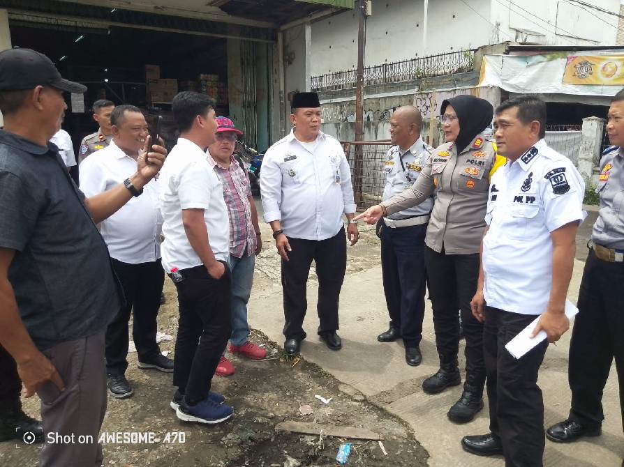 Akhirnya Pasar Bojong Gedung Gede Disidak Kapolsek dan Camat Kedungwaringin