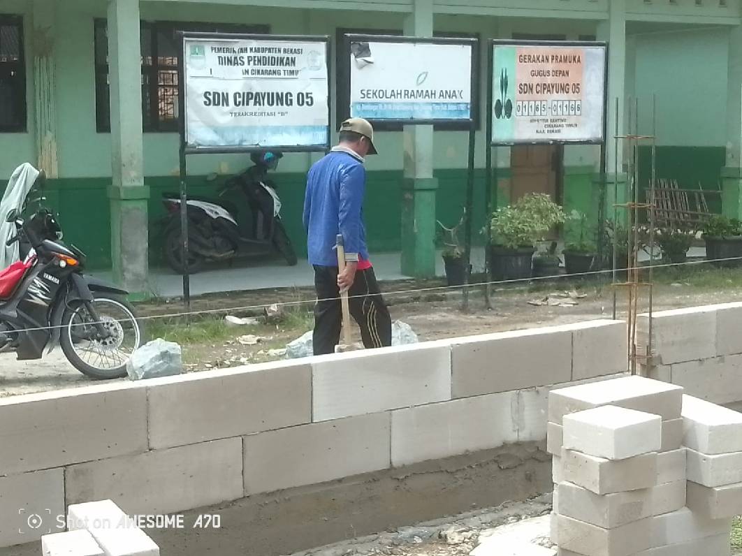 Proyek Pengerjaan SDN 05 Cipayung Asal Jadi