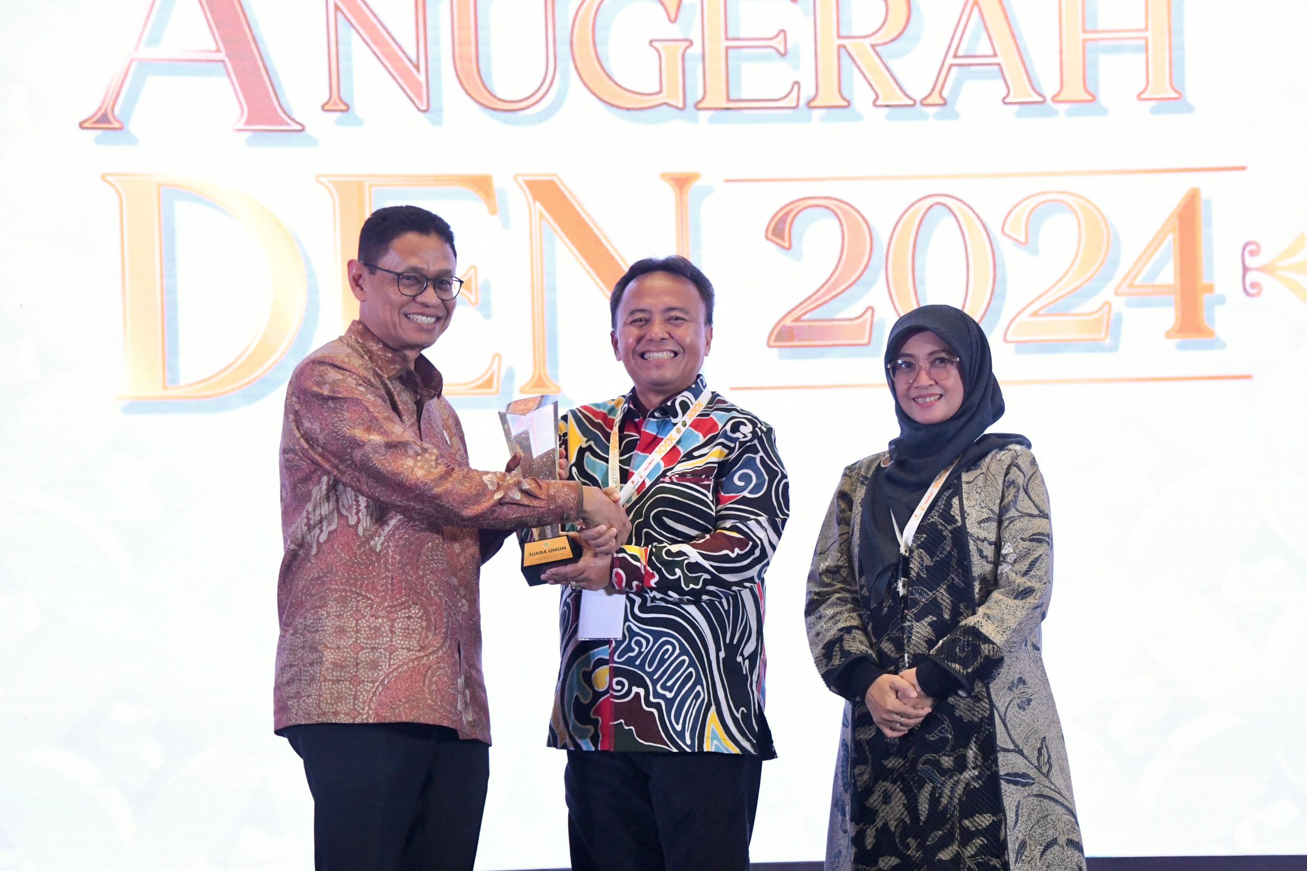 ANUGERAH DEN 2024, Sekda Herman Suryatman: Jawa Barat Terdepan Dalam Transisi Energi