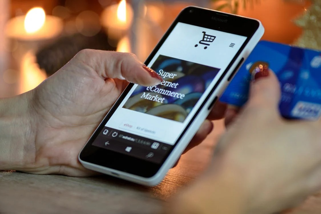 Bagaimana Internet Membentuk Kebiasaan Belanja Kita di Era Digital ?