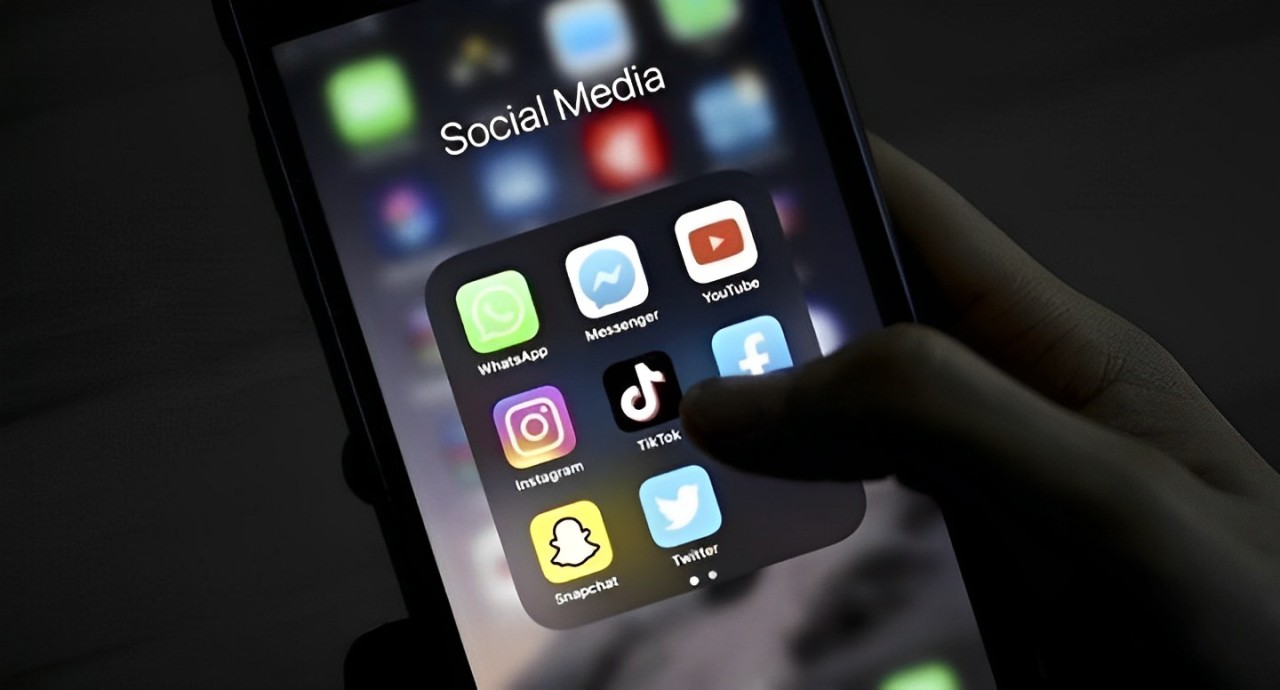 Apakah Media Sosial Membuat Kita Lupa Tentang Etika ? 1 Apakah Media Sosial Membuat Kita Lupa Tentang Etika ?