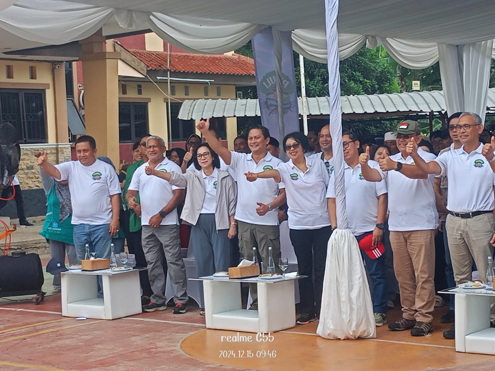 Wamen Keuangan RI Tinjau Warga Terdampak Banjir Air Laut di Muara Gembong dan Loket Tukar Sampah di Pantai Mekar