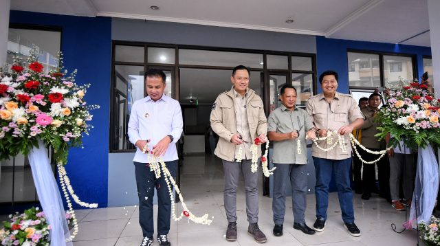 Bey Machmudin Bersama Tiga Menteri Luncurkan Program Penanganan PPKS Perkotaan