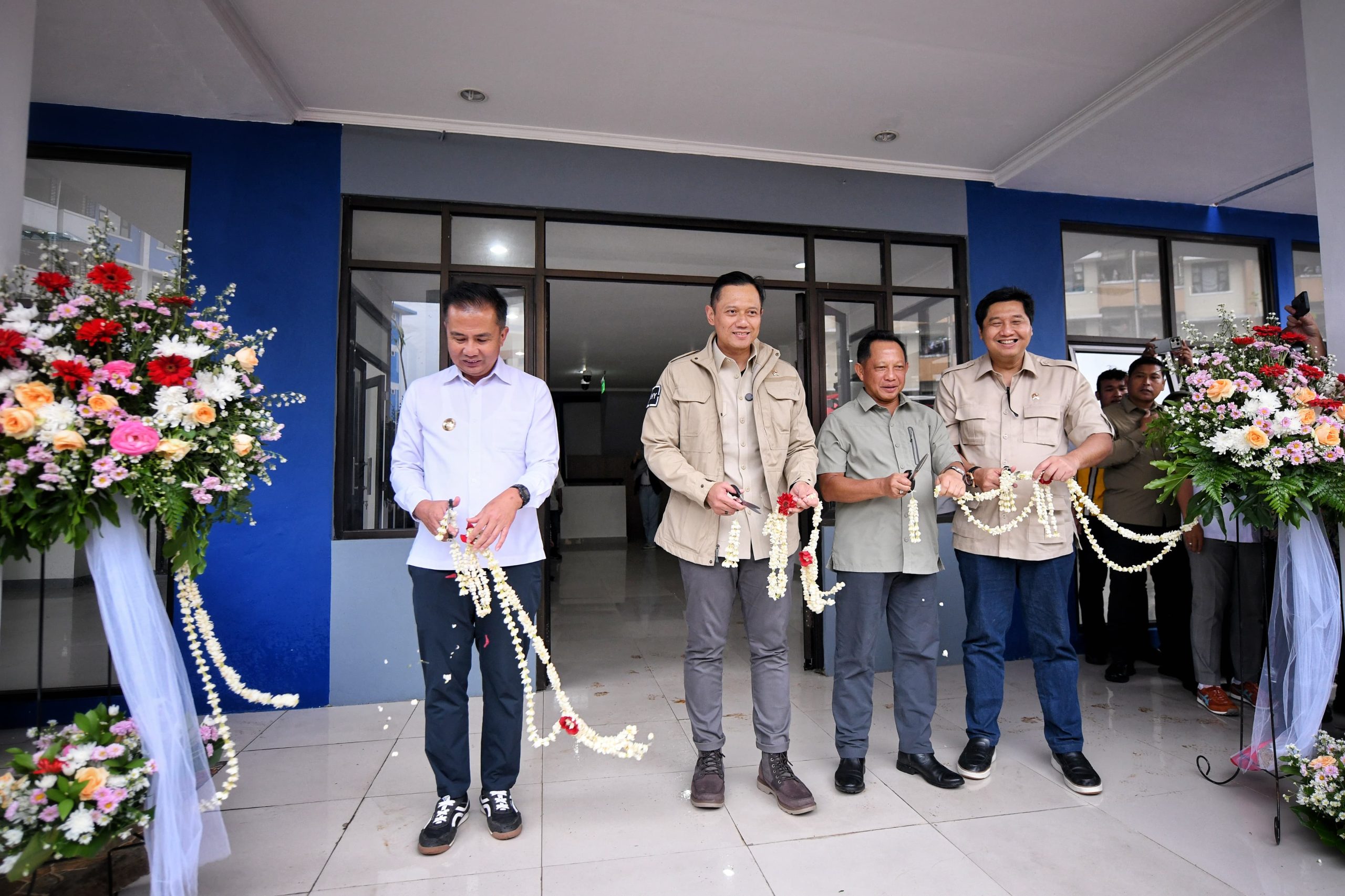 Bey Machmudin Bersama Tiga Menteri Luncurkan Program Penanganan PPKS Perkotaan