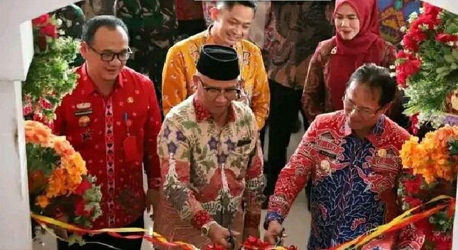 Pj Drs. Nukman M.M Lambar Resmikan Gedung Perpustakaan