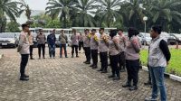 Siagakan Personil, Kapolsek Cikarang Barat Pimpin Apel PAM pengamanan keberangkatan Aksi Unjuk Rasa (ABBM) ke Kantor DPRD Bekasi
