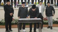 Gubernur Jawa Barat – DPRD Setujui Tiga Ranperda Menjadi Perda