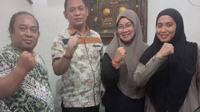 Terpilih Jadi Wakil Bupati Bekasi, dr. Asep Surya Atmaja Kunjungi Haul Setahun Orangtua Tim Sukses, Kong Abray
