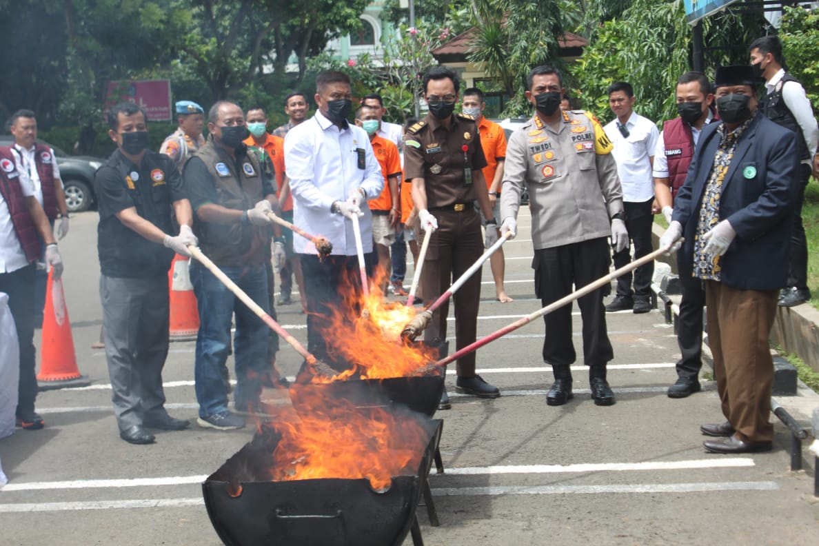 Polres Metro Bekasi MusnahkanSabu 4,4 Kg dan 6,5 Kg Ganja Jelang Akhir Tahun