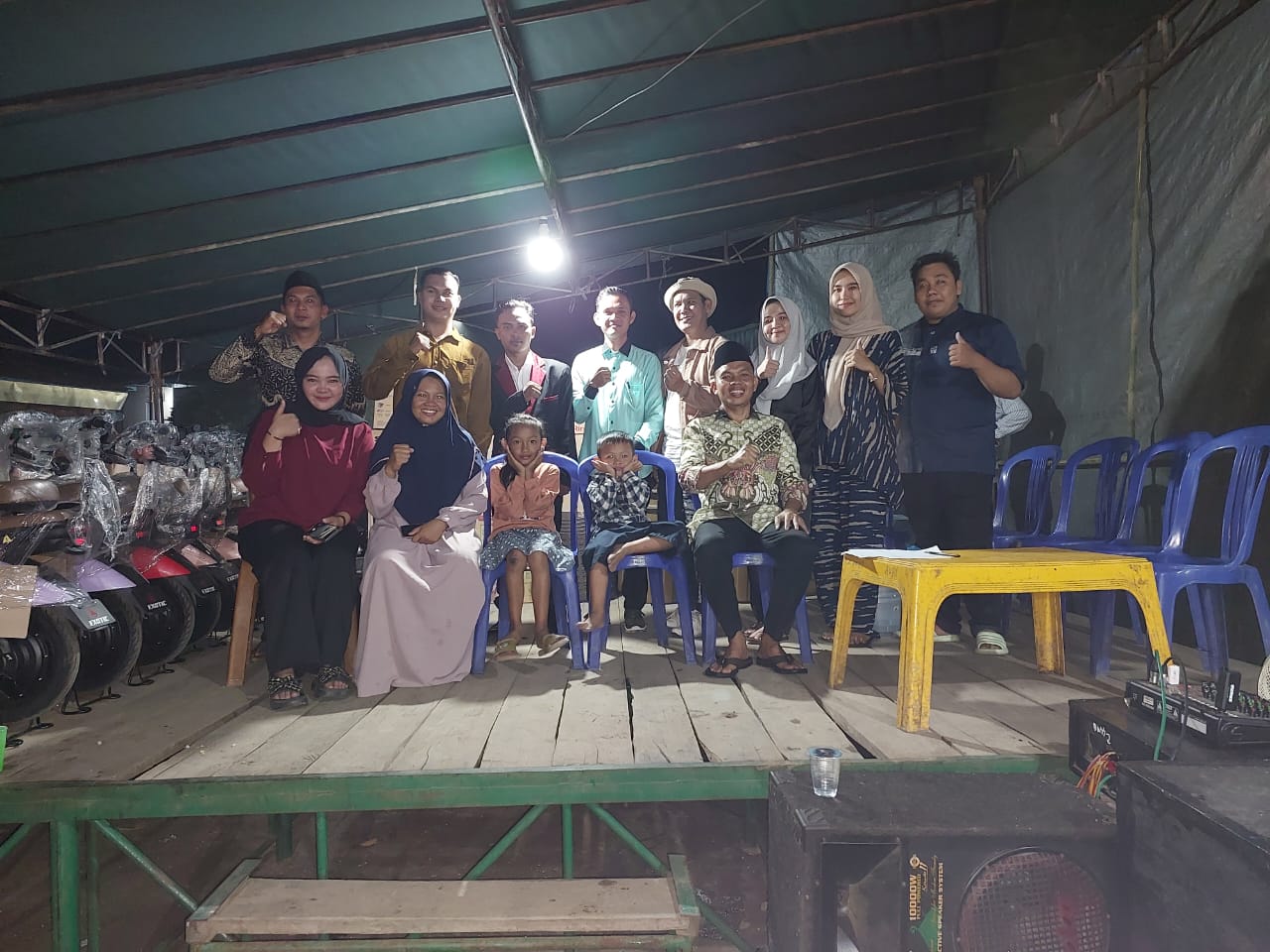 Rayakan Pergantian Tahun Baru Anggota DPRD PALI Dapil 5 Afias, A.Pr, SH. Mengadakan Pengundian Doorprize Barhadiah