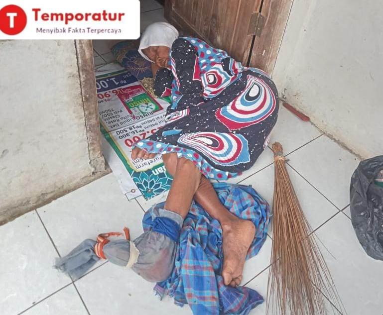 Ibu Kanih menderita Bengak pada kaki dan mengalami kelumpuhan 