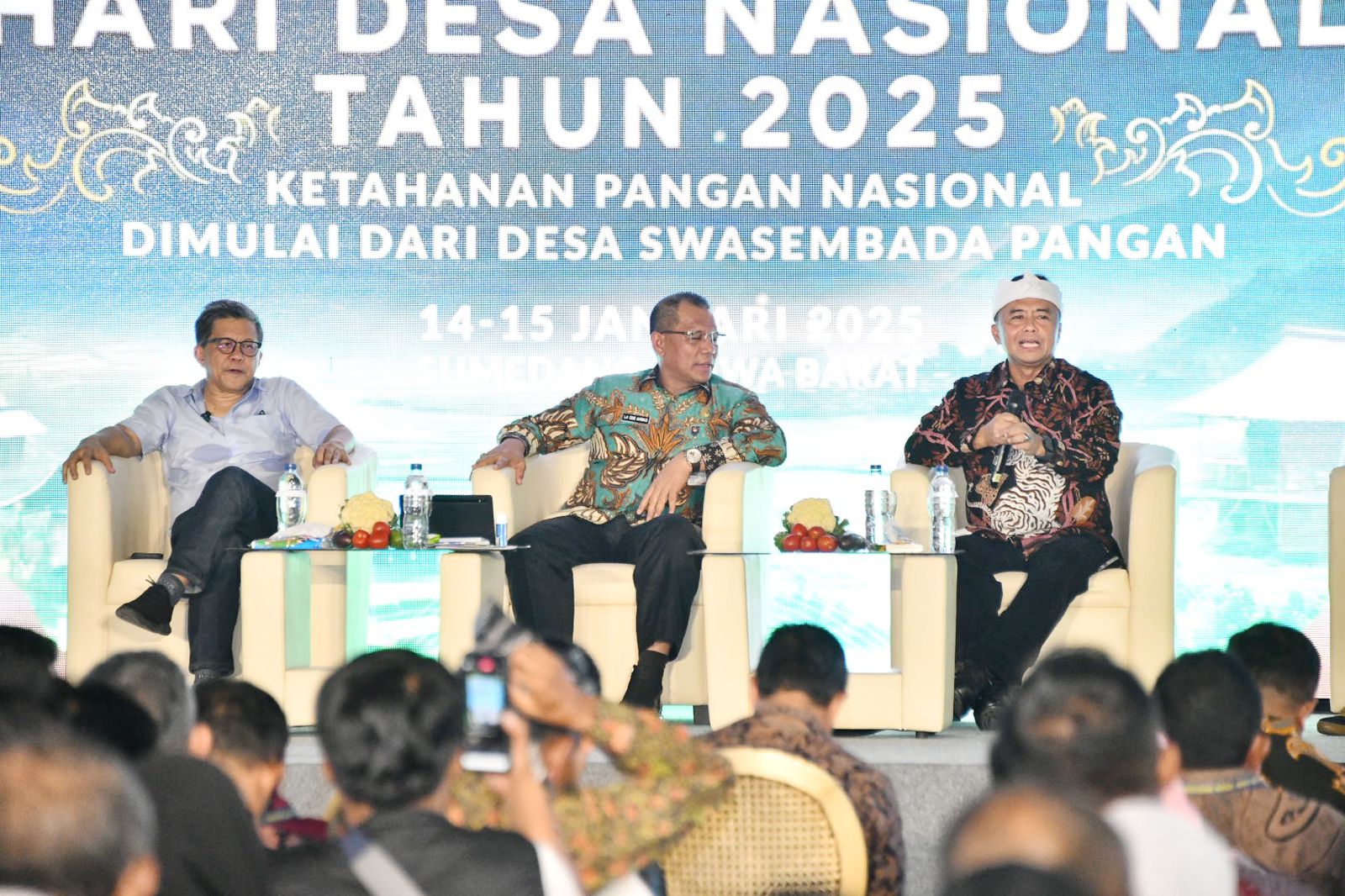 HARI DESA NASIONAL, Sekda Herman Suryatman Dorong Gerakan Tanam Cabai Rawit di Halaman Rumah