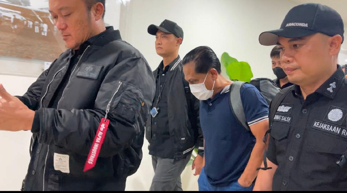 Penahanan Tersangka RS dalam Perkara Suap Gratifikasi Penanganan Perkara Ronald Tannur