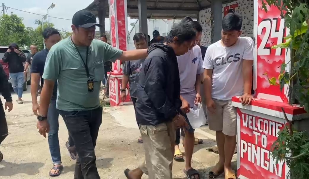 Tiga Hari Buron Bersembunyi di TPU Karawang, Polisi Berhasil Tangkap Pelaku Pembunuhan Sandy Permana, Rabu (15/01/2025)