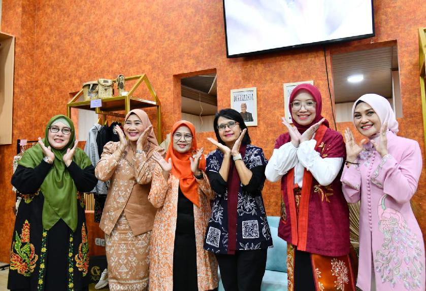 Amanda Soemedi Resmikan Gerai Dekranasda Kota Cimahi di Lokasi Baru